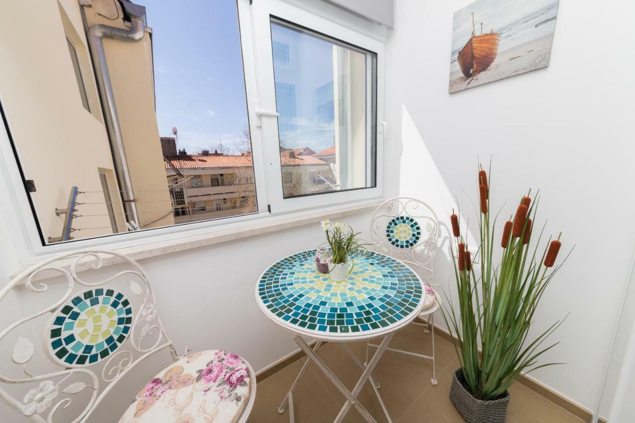 Apartment Main Street Zara Esterno foto